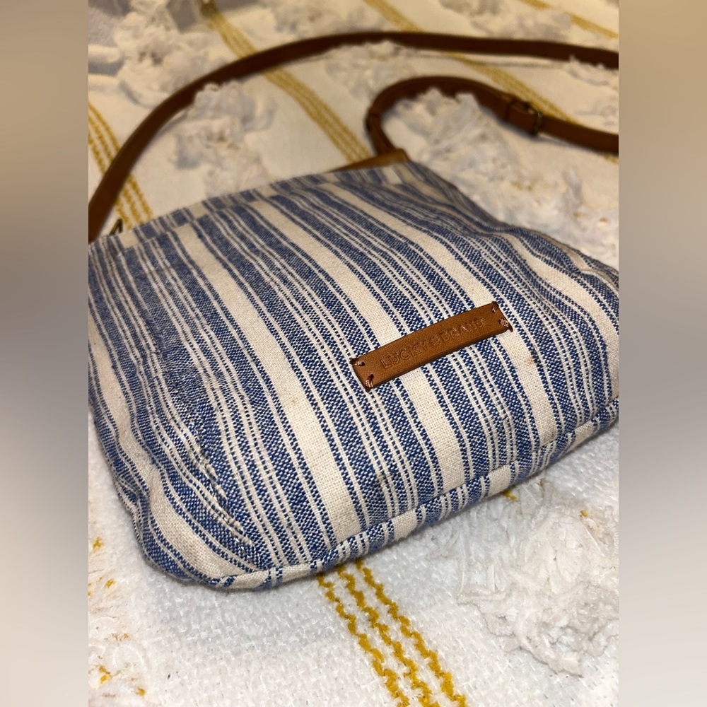 Lucky Brand Genuine Leather Tyna Crossbody - Picture 5 of 8